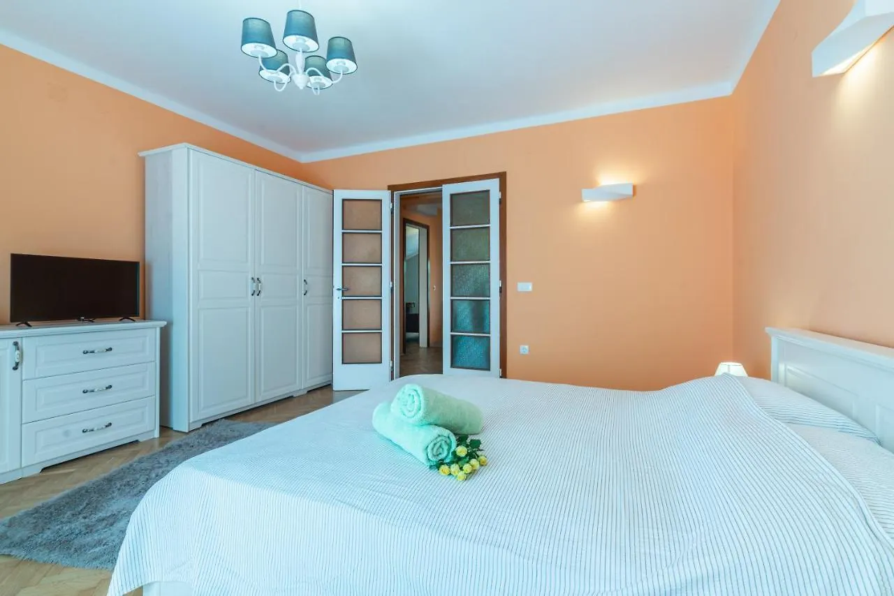 Apartments Virna Опатия